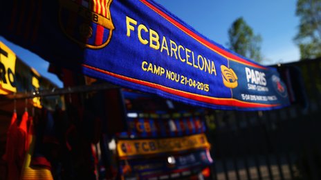 _82471749_barca_psg_scarf_getty.jpg