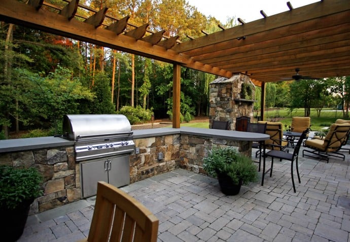 outdoor-living-options-690x478.jpg