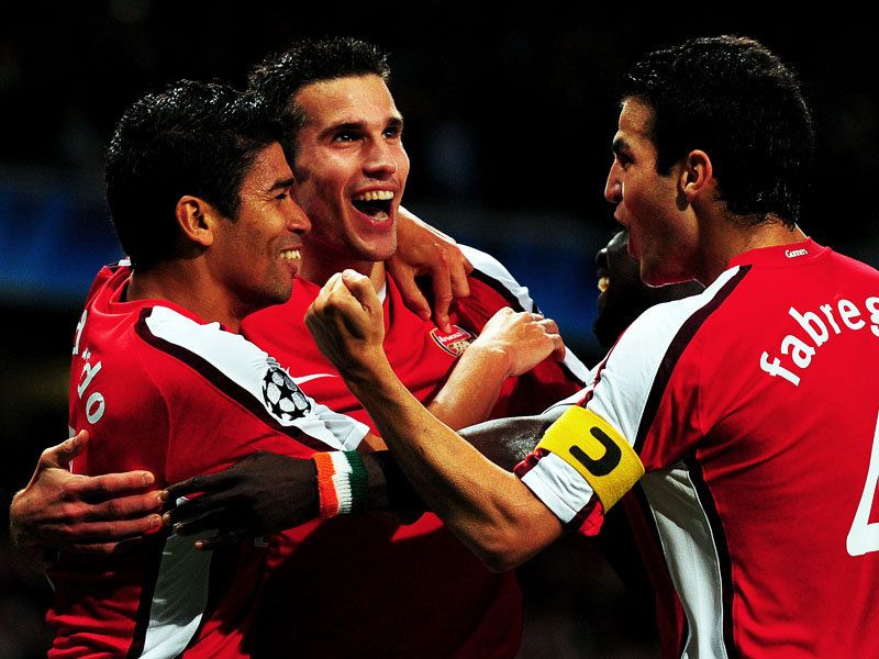 Robin-van-Persie-Arsenal-Olympiakos-Champions_2366898.jpg