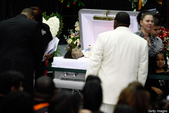 CHRIS-HENRY-FUNERAL.jpg